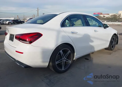 2019 Mercedes-Benz A 220 из США, поврежденный, VIN WDD3G4EBXKW011717